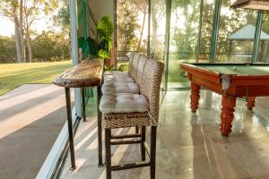 Ocean views Close to Coolum Pet friendly Firepit Pool Table Mountain Views