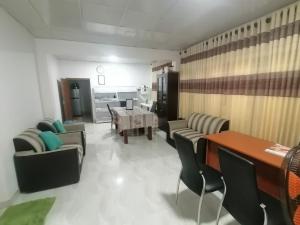Lake Edge Hotel Polonnaruwa