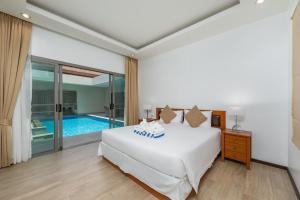 Villa Bond 3BR Private Pool Near Naiharn Beach