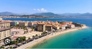 STUDIO SPACIEUX TOUT CONFORT CITE IMPERIALE