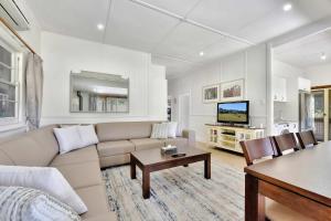 Brokenback Vineyard Cottage