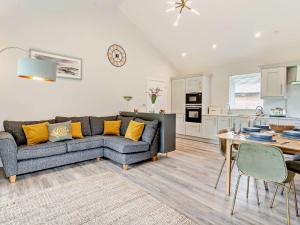 3 Bed in Gower 91729