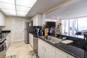 Gulf-Front 3BR3BA Stunning Dual Balconies