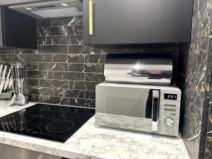 Superior 1-Bed Apartment with 2 Sofa Beds Sleeps 6