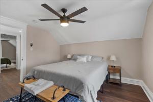 6 Bedroom W Arcade Near KCs Best