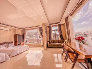 SU SU HOTEL QUY NHƠN