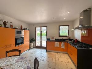 Maisons de vacances Villa pour 8 avec clim et parking proche de la mer : photos des chambres