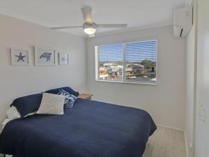 MAINSAIL8- MOOLOOLABA BEACH