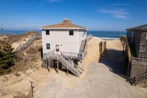 7050 - Sailors Rest at Nags Head