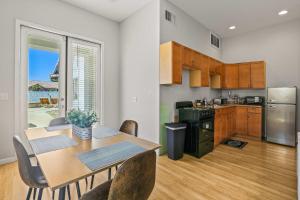 Beautiful 1 BR Home Pool Bocce Court