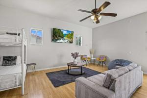 Beautiful 1 BR Home Pool Bocce Court