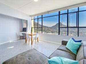 Tranquil gem with Table mountain view