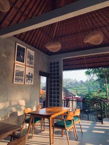 Insenja 4 Bedroom Private Villa & Resto Ubud