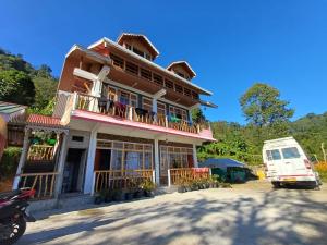 ZIKHARA MAIRUNG VALLEY HOMESTAy