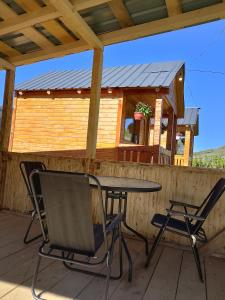 Gugas cottage and guest house in Lakhiri