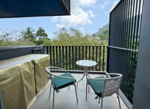 Deck Condo private apartment by Lofty