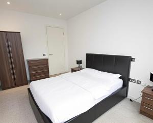Central Modern Stylish 3BR in QuarterMile
