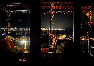 Cozy House with Amazing View and Unique Outdoor!