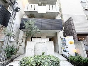 2部屋同時貸し難波近く8名まで