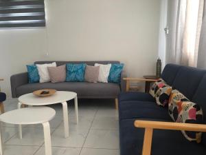 Relax and Recharge, Modern private apartment with private Rooftop - 3hvězdičkové hotely ve městě Flic-en-Flac