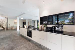 Reef Villa - A Sprawling Waterfront Oasis