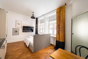 Metro Wileński Varsovia Studio #5 by BookingHost