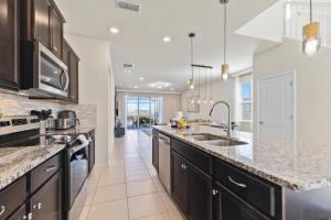 3787 Retreat 6BD in Windsor Island Resort Location