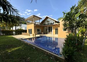 Nai Thon villa with pool, garden, rooftop terrace