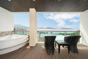 Spacious apartment with ocean view & jacuzzi - 4hvězdičkové hotely ve městě Pláž Patong