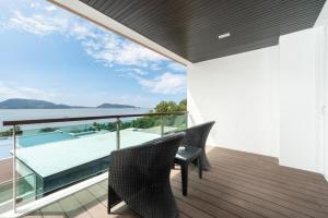 Spacious apartment with ocean view & jacuzzi