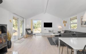 Stunning Home In Saltum With Wifi