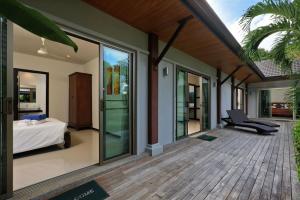 VILLA HENI | Private pool 3BR villa | Naiharn beach