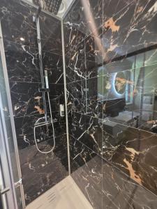Hotels Logis - Hostellerie Saint-Louis & Restaurant Pauze : photos des chambres