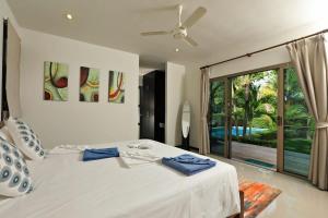VILLA HENI | Private pool 3BR villa | Naiharn beach