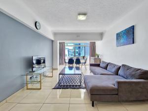 Central, secure, good wifi- with parking