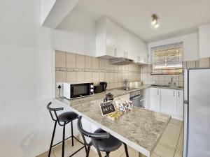 Central, secure, good wifi- with parking