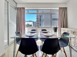 Central, secure, good wifi- with parking