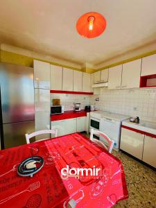 Appartements SOLEIL LEVANT - Terrasse, clim, jardin & BBQ : photos des chambres