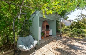 Lovely Apartment In Pakostane