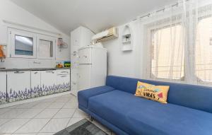 Lovely Apartment In Pakostane