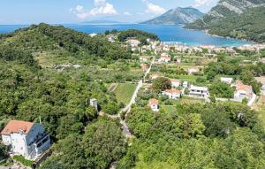 Stunning Apartment In Zuljana