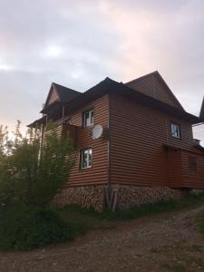 микуличин на долоні