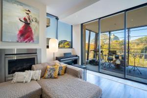 Grand St Kilda 2-story Sub-Penthouse