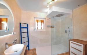 Maisons de vacances Awesome Home In Saleilles : photos des chambres