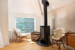 Stunning new 4 bed Penzance town Loft with parking