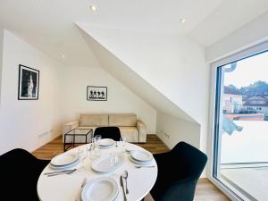 Bonnystay Lörrach l Balcony l Center l Design