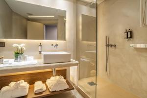 Comfort King Room room in Hotel Dom Henrique - Downtown