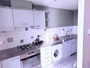 Luxury 2Bed Room Riverview Apartment