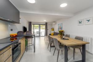 Elegantes Apartment im Villenviertel nur 10 Minuten zum Strand
