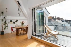 Stunning new 4 bed Penzance town Loft with parking